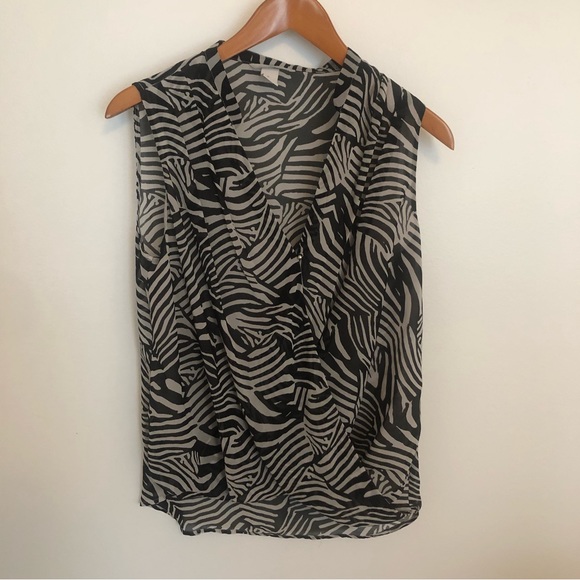 H&M Crossover Tank - Picture 1 of 6